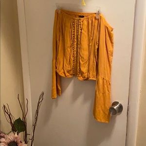 Cute bell sleeved yellow crop